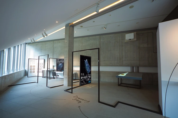 空間への展開 / 03